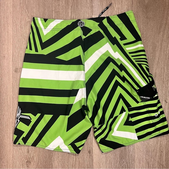 maui and sons Green and Black Geometric Board Shorts - Picture 5 of 7